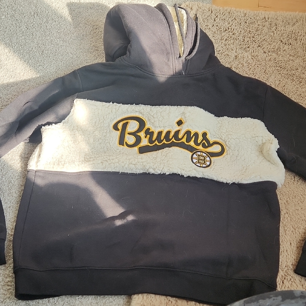NHL Boston Bruins Black and White Fleece Hoodie